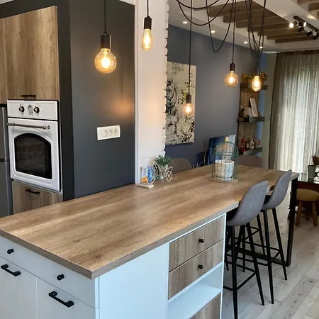 Luxury Mihajlovik Apartment In The City Center Of Skopje סקופיה