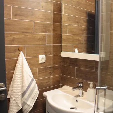 Luxury Mihajlovik Apartment In The City Center Of Skopje דירה *